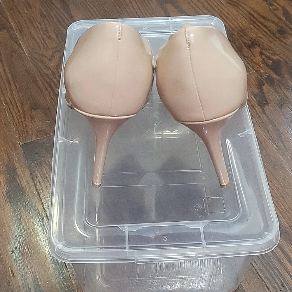 Pumps - Picture 2 of 4